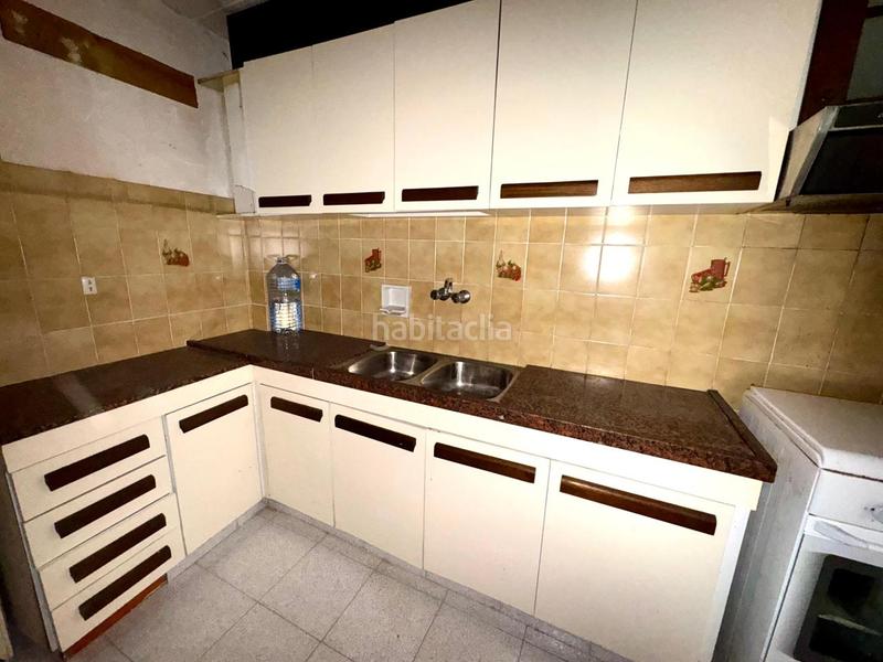 Foto 01d55d44-f07b-4c5e-b309-5a4863d4a199. Casa adosada casa en venta a reformar en Barri del Centre Terrassa