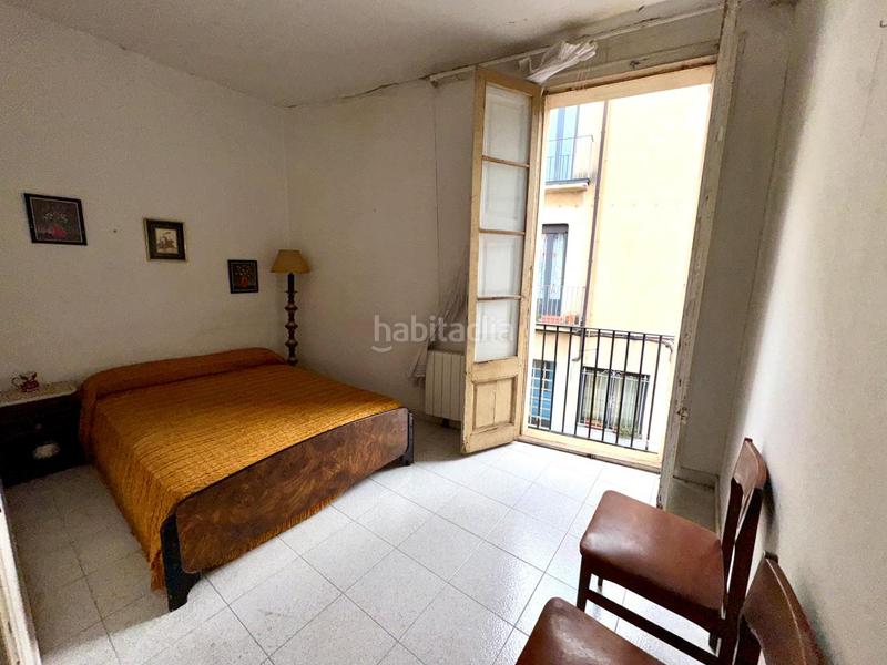 Foto 0793357a-e5ed-4cb5-9bfc-7082bf0b5094. Casa adosada casa en venta a reformar en Barri del Centre Terrassa