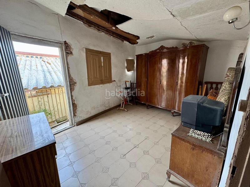 Foto 0c1bdc65-ab03-4408-ae96-83eeb7b34e51. Casa adosada casa en venta a reformar en Barri del Centre Terrassa