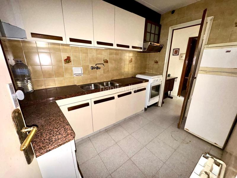 Foto 143f42eb-7b61-40a9-b17b-1f99c57e068c. Casa adosada casa en venta a reformar en Barri del Centre Terrassa