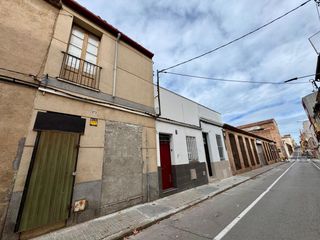 Maison jumelée à Barri del Centre. Casa en venta a reformar en terrassa