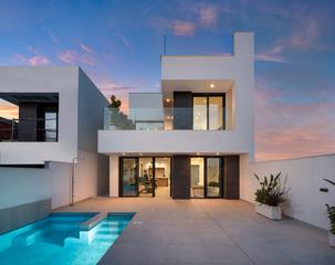 Maison à Benijófar. Âdescubre tu nuevo hogar en benijãfar! te presentamos estas mode