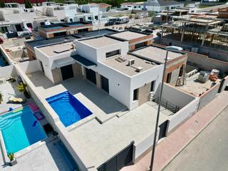 Casa a Daya Nueva. Casa semi adosada de obra nueva en daya nueva!!! presentamos est