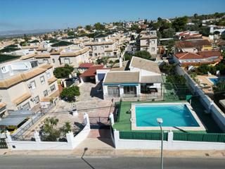 Maison à San Fulgencio. Casa independiente con parcela grande en urb. la marina en la co