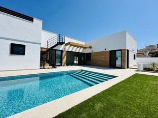 Maison à San Fulgencio. Espectacular vivienda de obra nueva en parcela de esquina!!!!viv