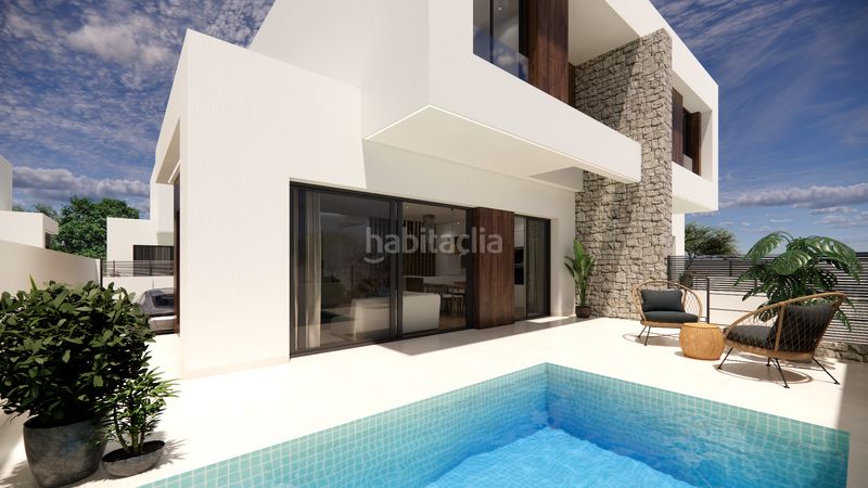 Foto d3f7fbaf-b1e9-4413-9396-435dc138f80b. Casa adossada amb piscina a Dolores