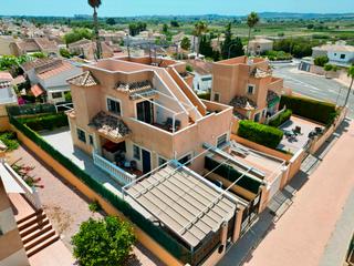 Haus in San Fulgencio. Acogedora vivienda semi adosada de 75 mâ construidos sobre parce