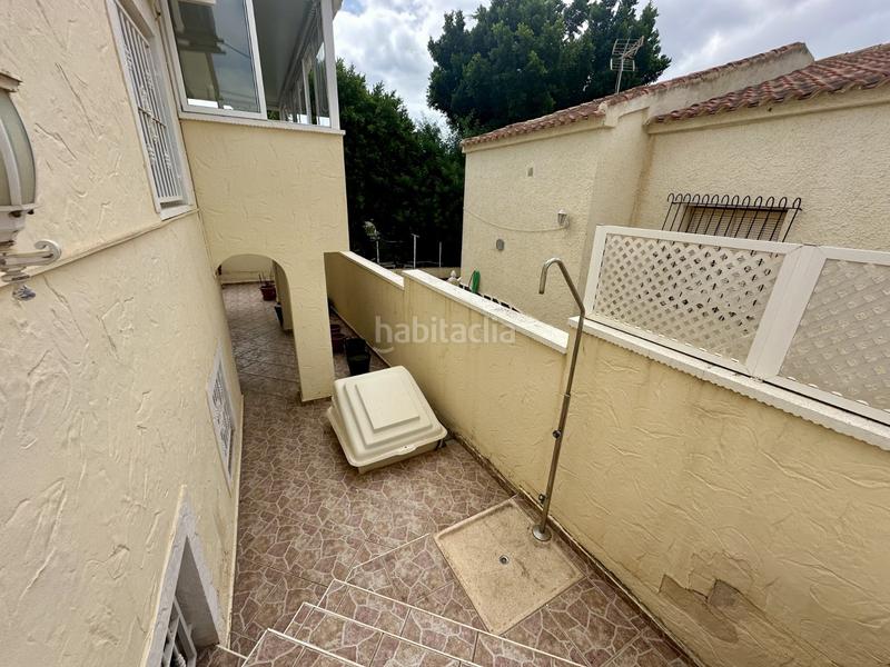 Foto 4ff720f5-b1dc-4a02-9457-63982cb8f540. Casa fantastico chalet independiente con piscina privada en la urb. la marina!!!!!se ofrece a la venta magnãfica vivienda unifamiliar d en San Fulgencio