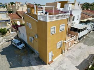 Maison jumelée à San Fulgencio. Bonita casa de parque en esquina en la marina urbsmart propertie