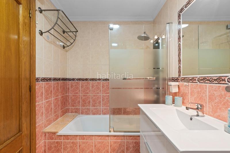 Foto 39d06478-0145-41ba-aa20-4124a4947833. Piso apartamento con garaje este luminoso apartamento de 77 mâ, con una excelente distribuciãn, estã ubicado a s en Guardamar del Segura