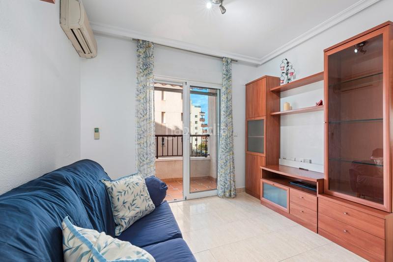 Foto 52633837-be86-4dd9-8284-ecc26d51f2f6. Piso apartamento con garaje este luminoso apartamento de 77 mâ, con una excelente distribuciãn, estã ubicado a s en Guardamar del Segura