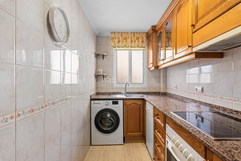 Foto 5a5c8ee1-4396-4a25-af06-71a70c268bf2. Piso apartamento con garaje este luminoso apartamento de 77 mâ, con una excelente distribuciãn, estã ubicado a s en Guardamar del Segura