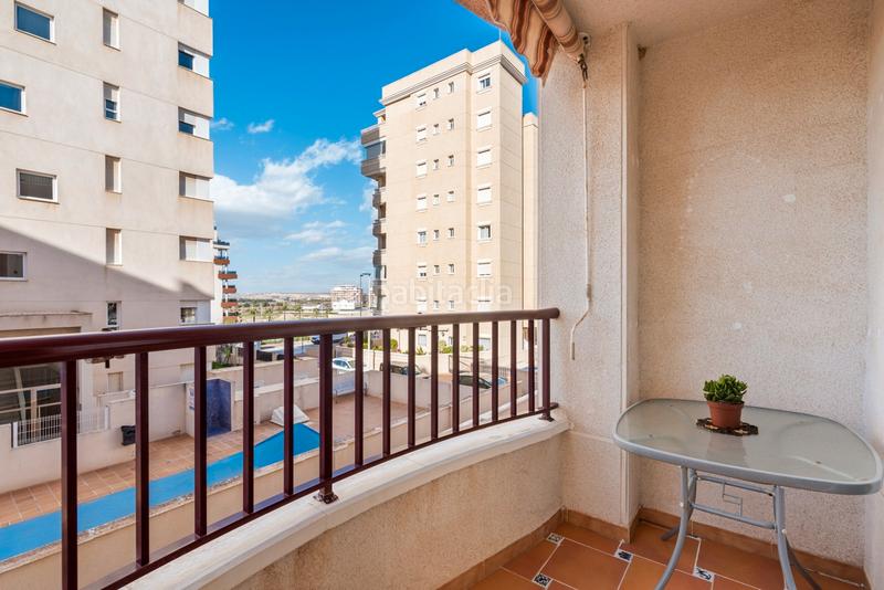 Foto 989b1ab7-0f86-487f-a5b2-c90b0b1cf7e0. Piso apartamento con garaje este luminoso apartamento de 77 mâ, con una excelente distribuciãn, estã ubicado a s en Guardamar del Segura