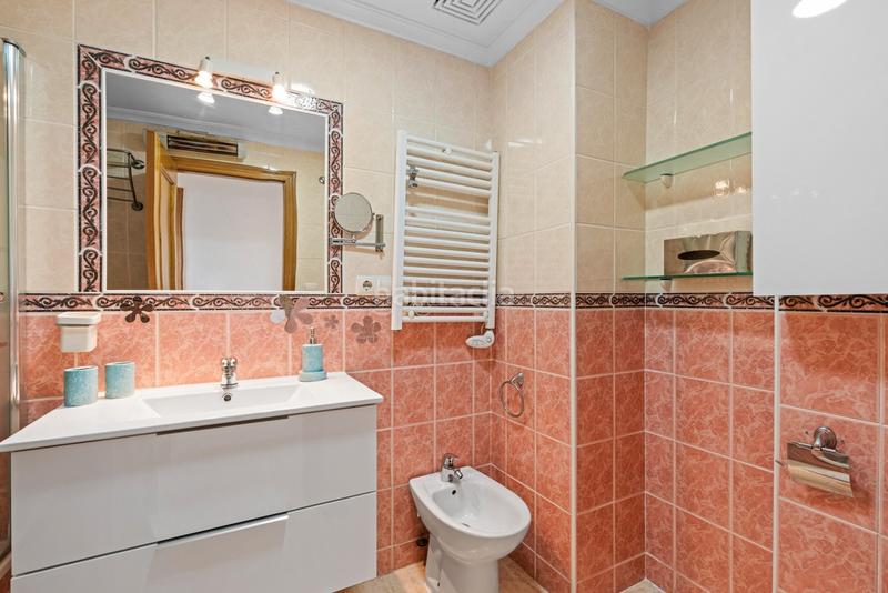 Foto ac7da66f-31c6-4b81-8b2a-e6f5a224cf4d. Piso apartamento con garaje este luminoso apartamento de 77 mâ, con una excelente distribuciãn, estã ubicado a s en Guardamar del Segura