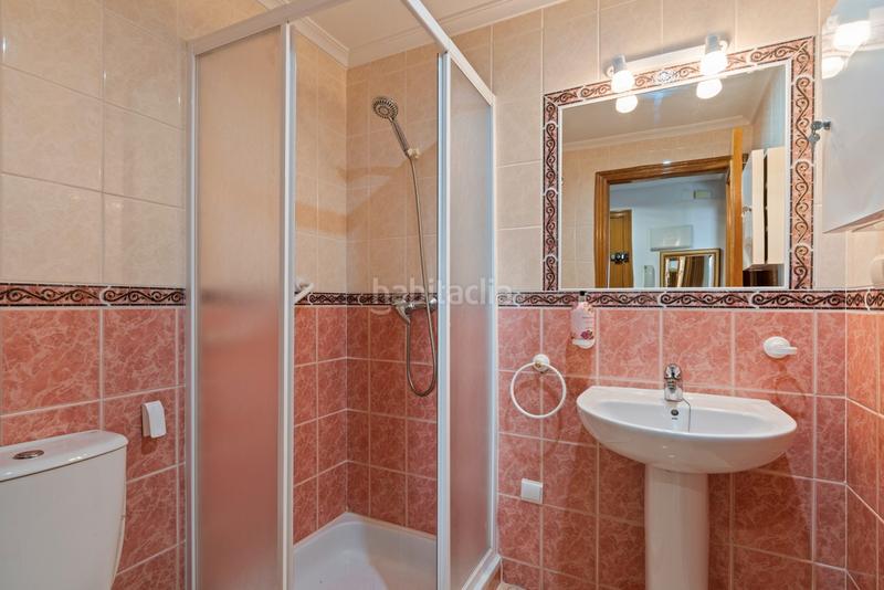 Foto d5015579-666e-4c29-9e7e-54628afb23f8. Piso apartamento con garaje este luminoso apartamento de 77 mâ, con una excelente distribuciãn, estã ubicado a s en Guardamar del Segura
