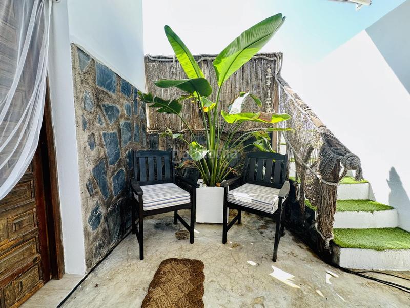 Foto 1fa83eec-d0cd-4741-ac3f-7097cfe94eac. Casa encantador chalet independiente con piscina privada y apartamento de invitadoste presentamos esta magnãfica oportunidad de vivir e en San Fulgencio