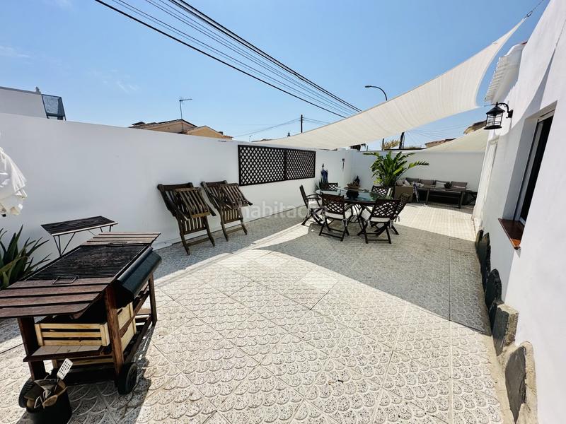 Foto 2e1cdee4-d4c3-49de-a256-527bf7c4338d. Casa encantador chalet independiente con piscina privada y apartamento de invitadoste presentamos esta magnãfica oportunidad de vivir e en San Fulgencio