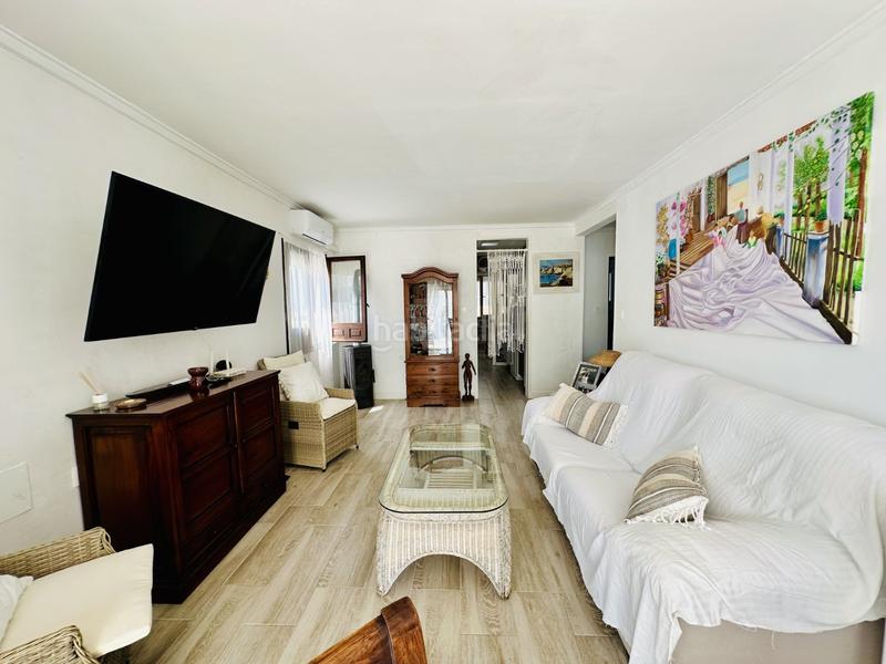 Foto 7aa1966c-1ee4-4fad-932c-3ec262dce2ce. Casa encantador chalet independiente con piscina privada y apartamento de invitadoste presentamos esta magnãfica oportunidad de vivir e en San Fulgencio