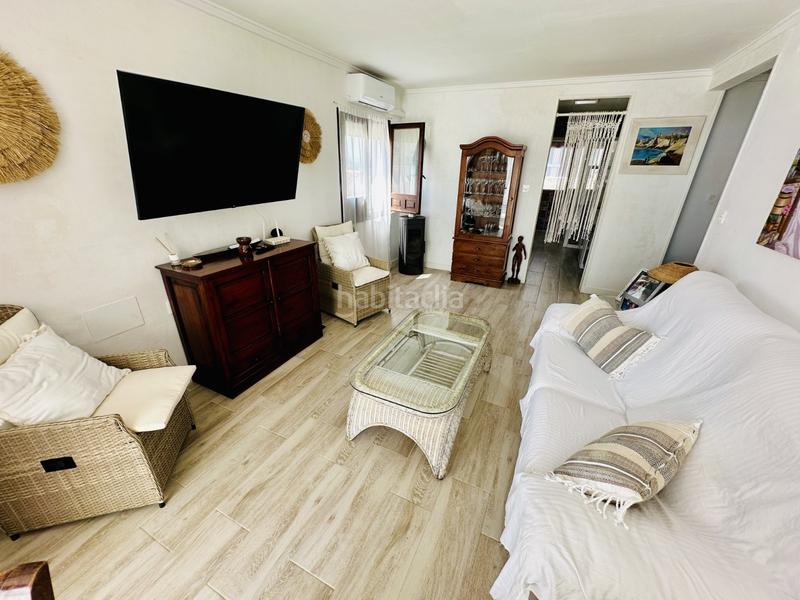 Foto da418360-e672-482c-9a54-c28c7f2959b7. Casa encantador chalet independiente con piscina privada y apartamento de invitadoste presentamos esta magnãfica oportunidad de vivir e en San Fulgencio