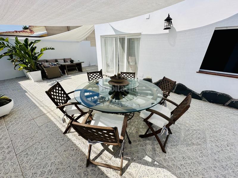 Foto e2530235-d4f7-4358-8515-6126d8f5104a. Casa encantador chalet independiente con piscina privada y apartamento de invitadoste presentamos esta magnãfica oportunidad de vivir e en San Fulgencio