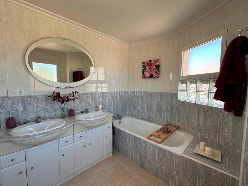 Foto fb11be8d-d4b6-43e2-b458-ed1e48d7f4cd. Casa chalet independiente con piscina privada y sãtano amplio cerca de la playaoportunidad de adquirir un chalet independiente de 197 m en San Fulgencio