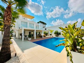 Casa a San Fulgencio. Impresionante villa moderna en urbanizaciãn la marina â costa bl