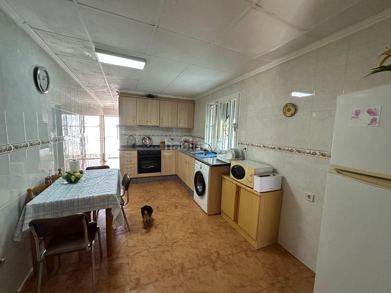 Foto d7e25bab-8099-4a17-b1a4-e5987d7df0c7. Casa encantadora casa de campo con parcela de 2.475 mâ y piscina privada!!presentamos esta estupenda casa de campo ubicada en Albatera