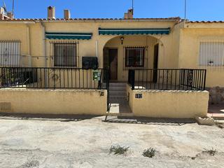 Casa adosada en San Fulgencio. Casa adosada en la marina urb.esta vivienda adosada de 36 m ofr