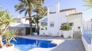 Chalet à San Fulgencio. Casa independiente en la marina de 290m2 caracterãsticas princip