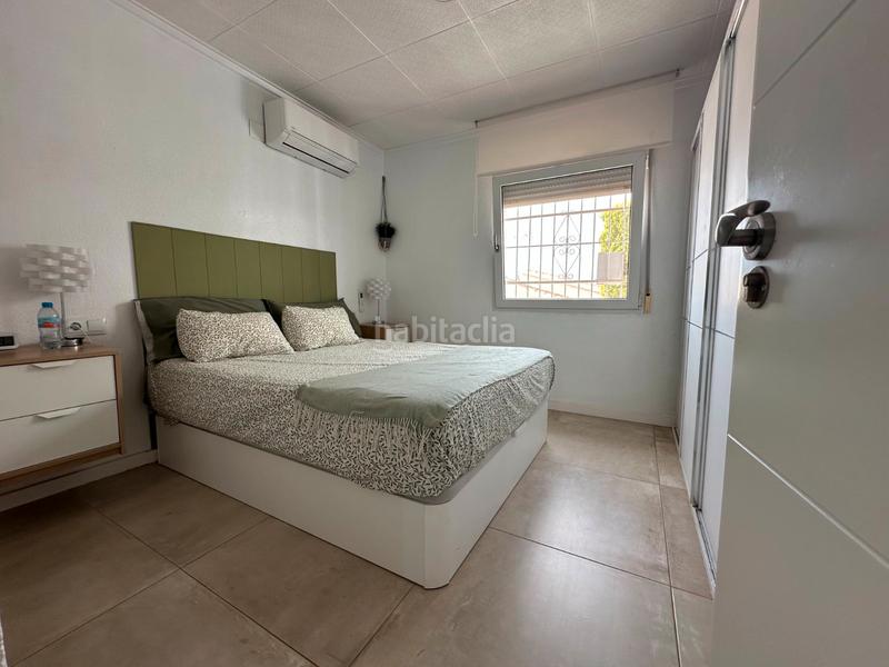 Foto 0e4dd304-8487-4c39-84b2-02f02f688f8b. Chalet smart properties tiene el placer de presentar estanbspencantadora casa independientenbspubicada en la urbanizaciãn la marina, un l en San Fulgencio