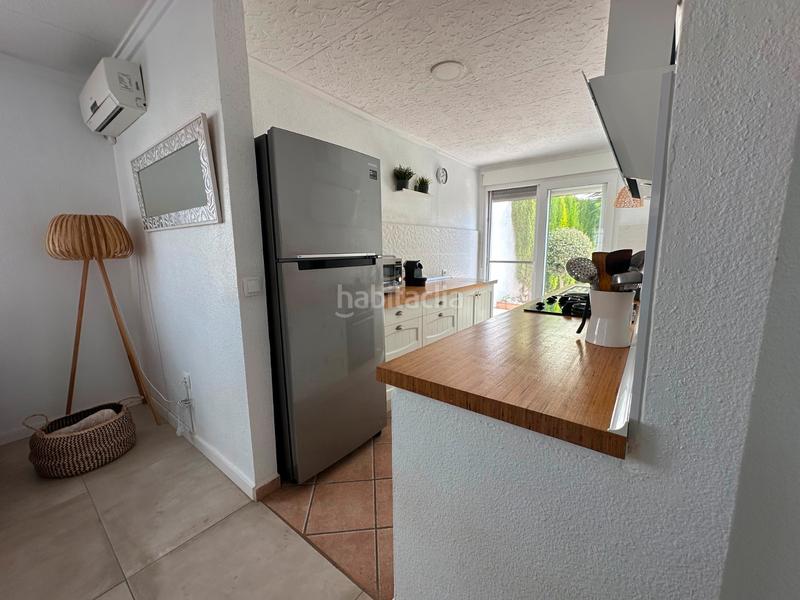 Foto 383c6d9e-de9a-49ce-a253-7aa713bab62d. Chalet smart properties tiene el placer de presentar estanbspencantadora casa independientenbspubicada en la urbanizaciãn la marina, un l en San Fulgencio