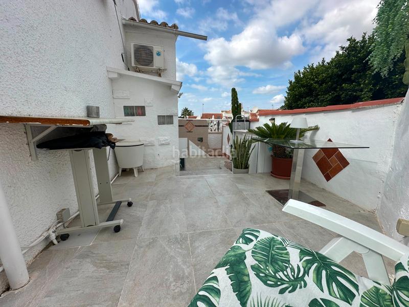Foto 436408ab-9318-4c06-99cb-fbfccf2dada0. Chalet smart properties tiene el placer de presentar estanbspencantadora casa independientenbspubicada en la urbanizaciãn la marina, un l en San Fulgencio