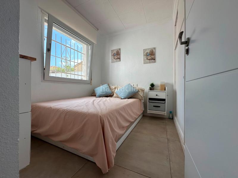 Foto 5e998ebc-3913-4d25-ba87-d0722ca09a05. Chalet smart properties tiene el placer de presentar estanbspencantadora casa independientenbspubicada en la urbanizaciãn la marina, un l en San Fulgencio