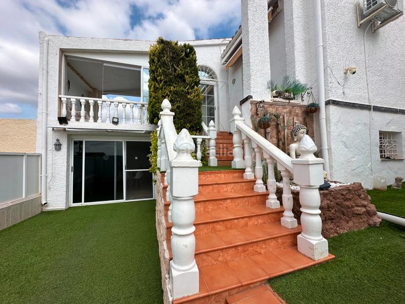 Foto b8d23add-f8a9-439c-9606-eaabff0b1a88. Chalet smart properties tiene el placer de presentar estanbspencantadora casa independientenbspubicada en la urbanizaciãn la marina, un l en San Fulgencio