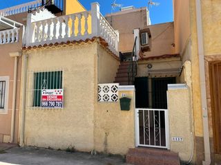 Casa a schiera in San Fulgencio. Bonita casa adosada en venta a tan solo 5 km del mar!!acogedora