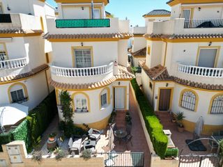 House en San Fulgencio. Bienvenido a su nuevo hogar bajo el sol de espa�a � una casa ind