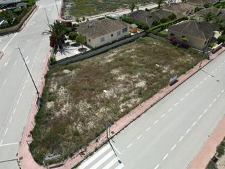 Residential Plot in San Fulgencio. Parcela urbana de 800 mâ en la marina urbanizaciãnamplia parcela
