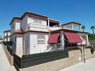 Haus in San Fulgencio. Encantadora villa heleba de 3 dormitorios en zona tranquila con