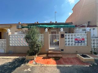 Casa adossada a San Fulgencio. Modelo rosita en la marina urbanizaciãn â âorientaciãn sur y ubi