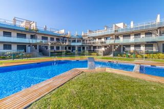 Location Appartement à De les barqueres 16. Atractivo piso en primera línea de mar en mont roig del camp urb