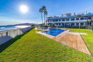 Location Appartement à De les barqueres 16. Atractivo piso en primera línea de mar en mont roig del camp urb