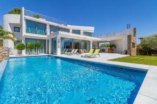 Casa a Parellades de les. Exclusivo chalet en club de golf bonmont terres noves