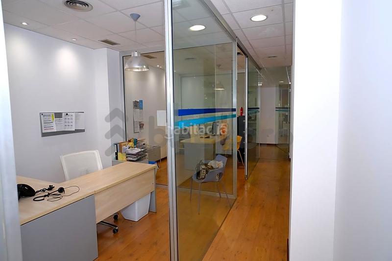 Foto 067f801c-50ae-4d57-9541-3f8c7fb87a1f. Local commercial dans carrer de manolo taberner 21 dans Valencia