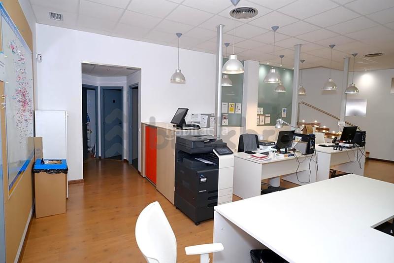 Foto 157225d0-999a-459b-9c04-6b3f85ab552d. Local commercial dans carrer de manolo taberner 21 dans Valencia