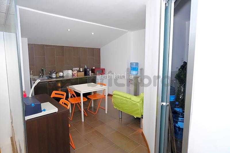 Foto 42368152-3cd2-4311-bc2e-966592a1b24f. Local commercial dans carrer de manolo taberner 21 dans Valencia