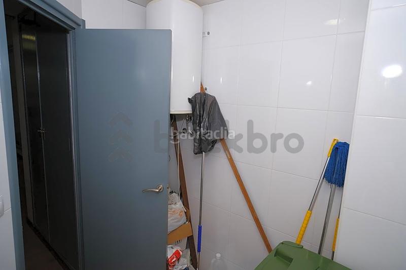 Foto 5a18069b-dc48-4d91-b3d9-5f4a58cc96c9. Local commercial dans carrer de manolo taberner 21 dans Valencia