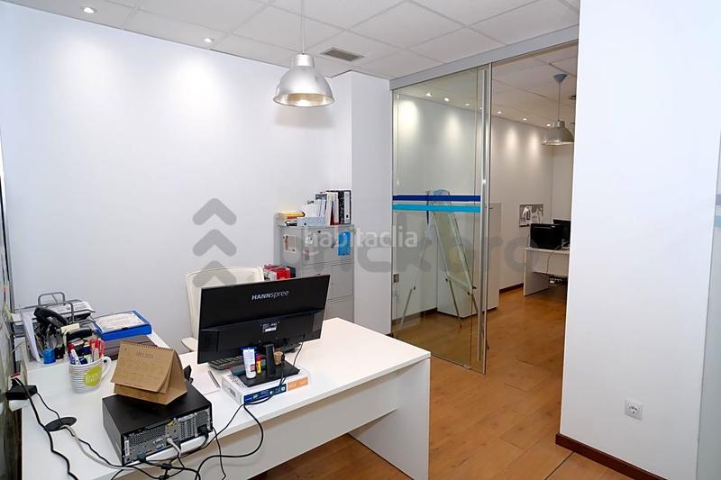 Foto 792721fc-097d-4f35-8e82-d20005b8e613. Local commercial dans carrer de manolo taberner 21 dans Valencia