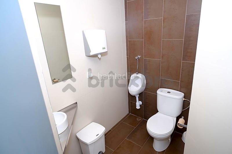 Foto 80754c19-98ec-4cd4-9e5b-5df2ad64d5dd. Local commercial dans carrer de manolo taberner 21 dans Valencia