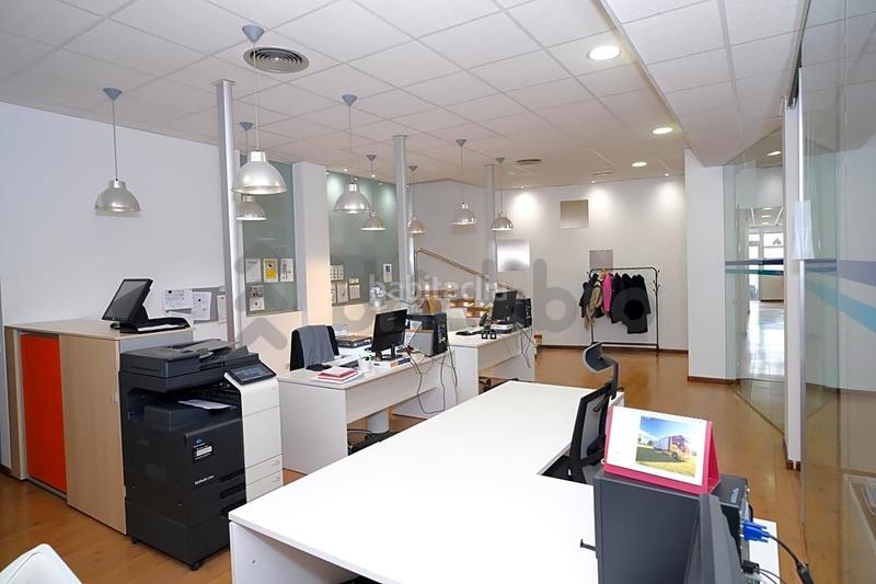 Foto 82f9eb27-df82-4377-a370-c909fb6412c5. Local commercial dans carrer de manolo taberner 21 dans Valencia