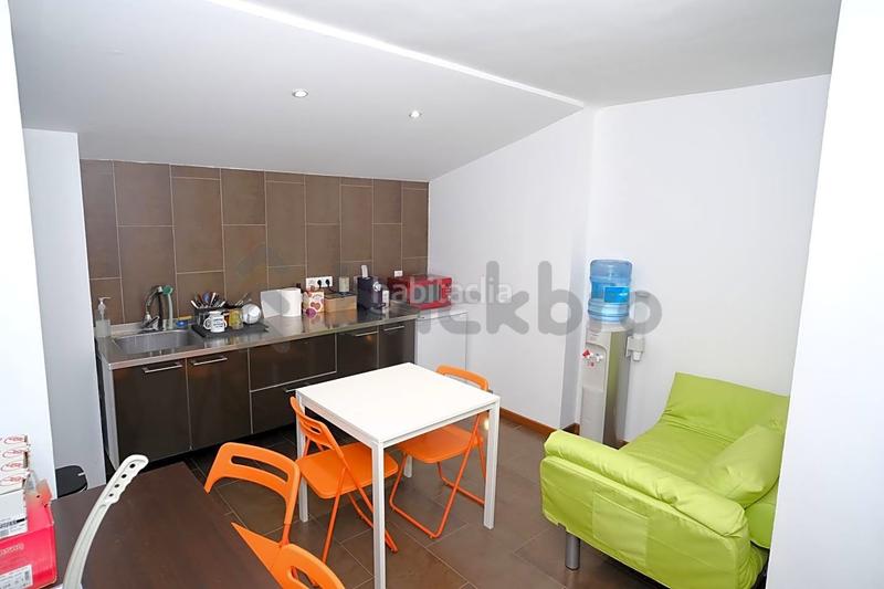 Foto b26aedda-f386-475a-ba91-1ee9f15f6a89. Local commercial dans carrer de manolo taberner 21 dans Valencia